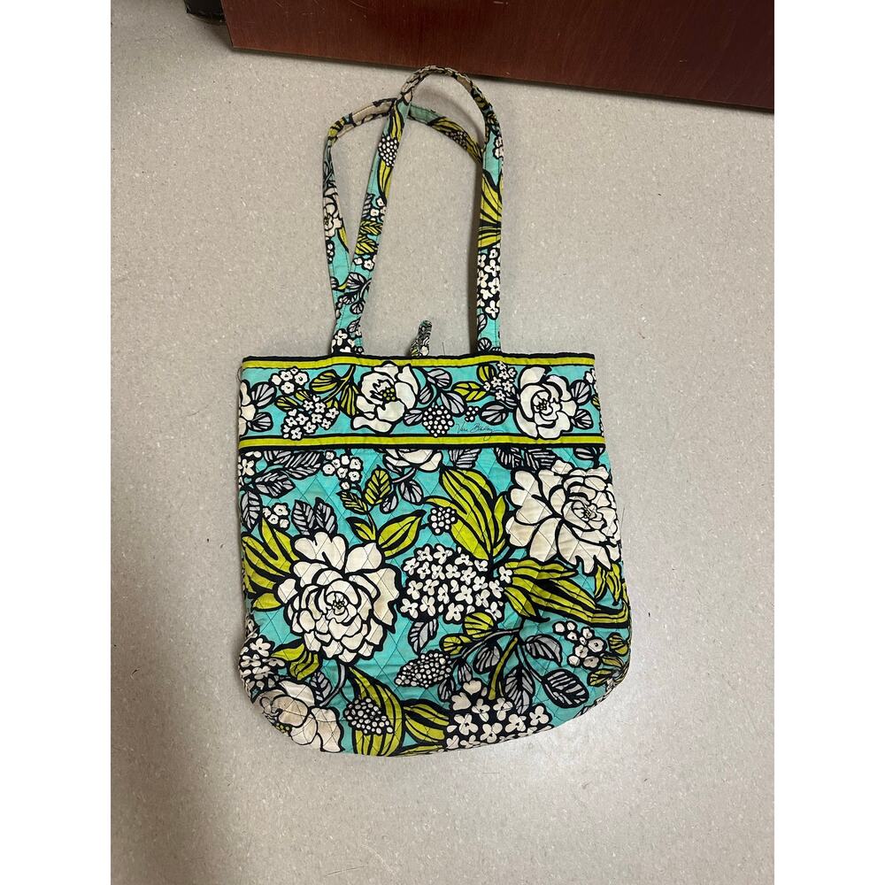 Vera Bradley island blosoms tote Blue green quilted toggie